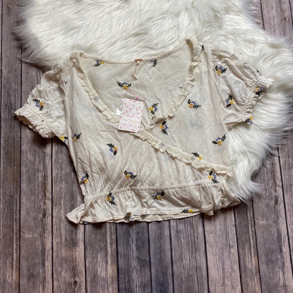 Free people full bloom embroidered crop top - Picture 2 of 5